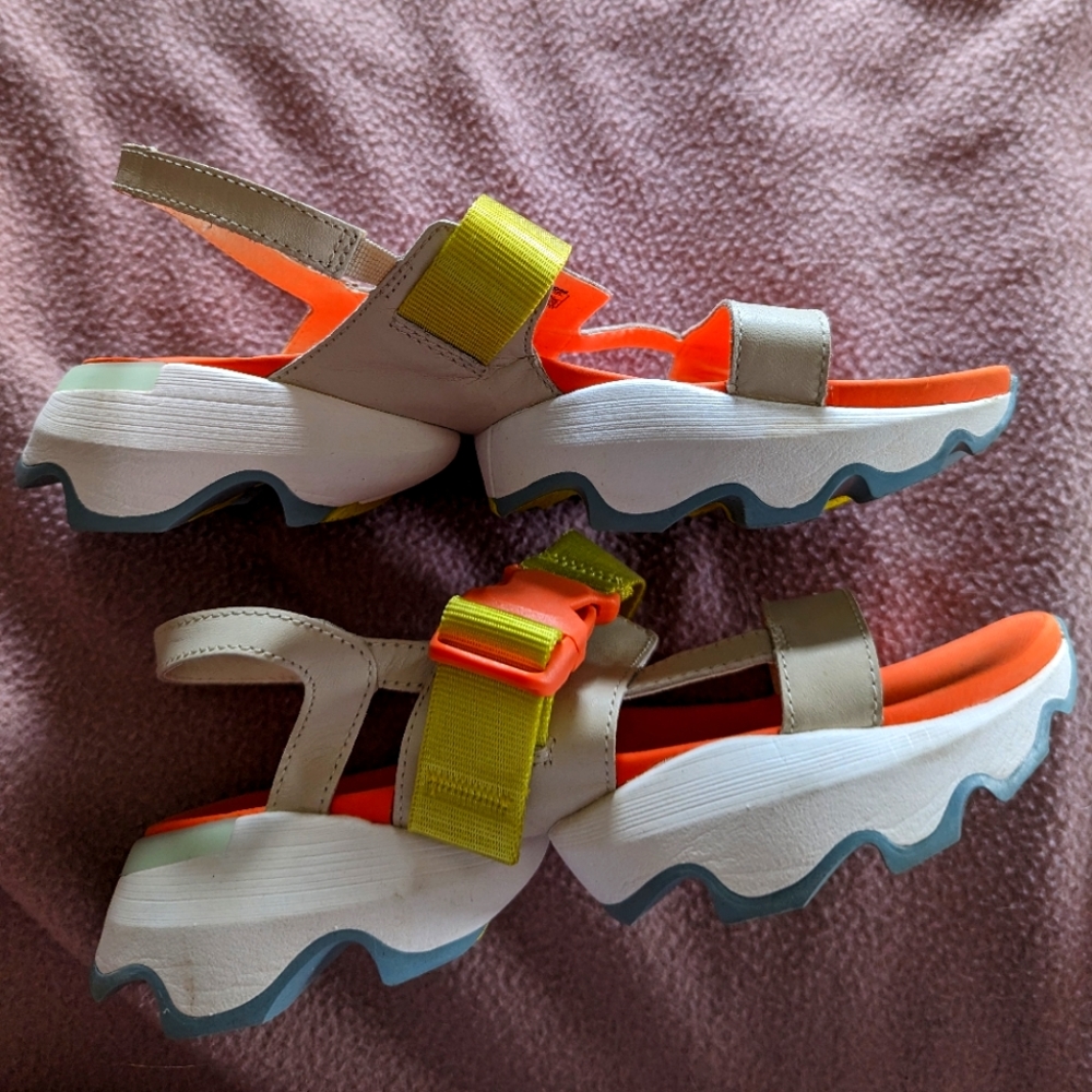 Sorel Kinetic sandals